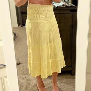 Jen’ Pirates Booty yellow skirt size S